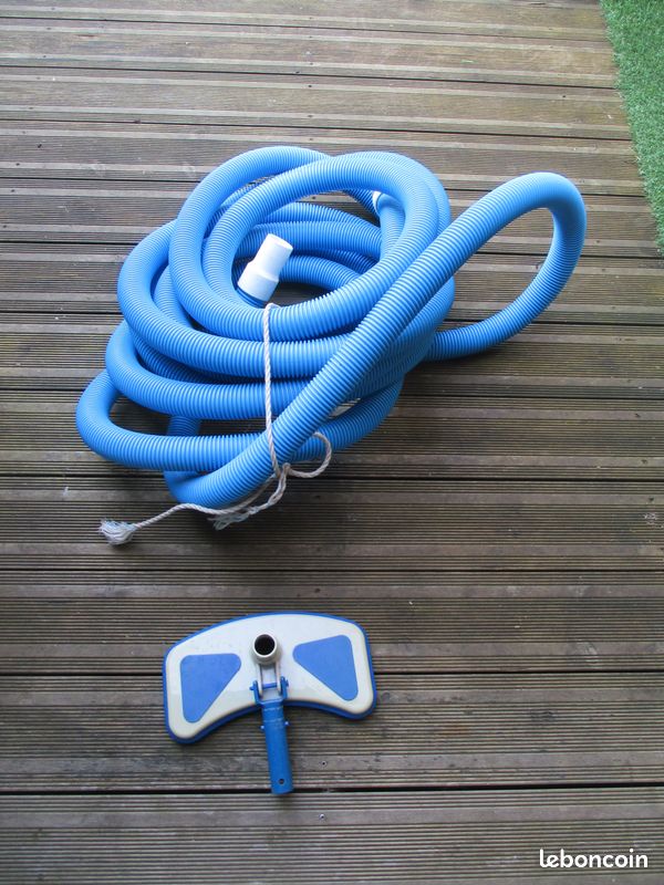 Tuyau de piscine + tête de balai aspirateur (image 1)