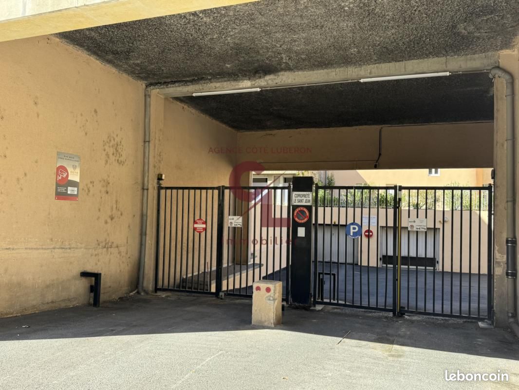 Parking 13 m² · à Cavaillon · 13 m² · 70 €/mois