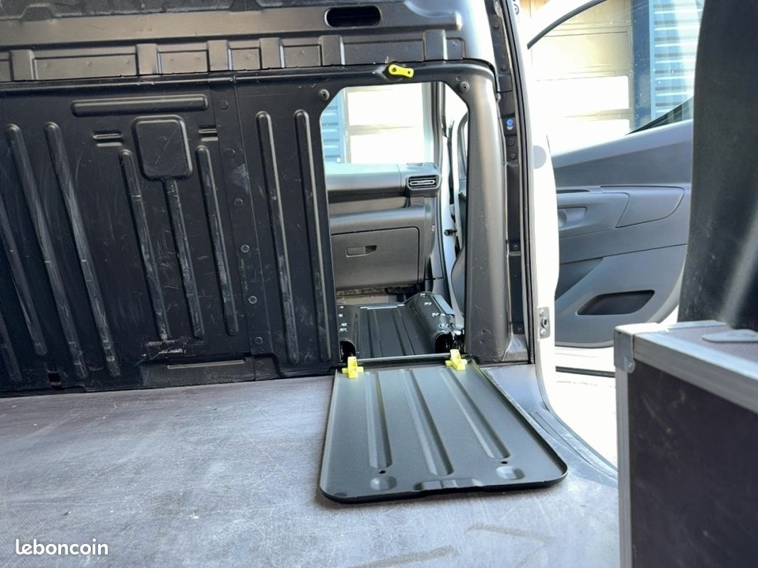 Peugeot Partner (3) Taille M 650kg BlueHDi 100 BVM6 / pack Premium Connect (image 11)