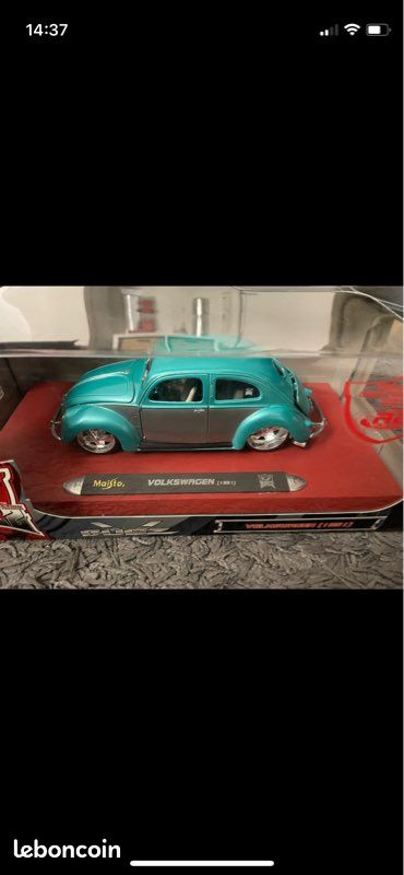 Miniature Volkswagen Golf 1/24 Maisto IV R32 Bleue 2006 Sans Vitrine