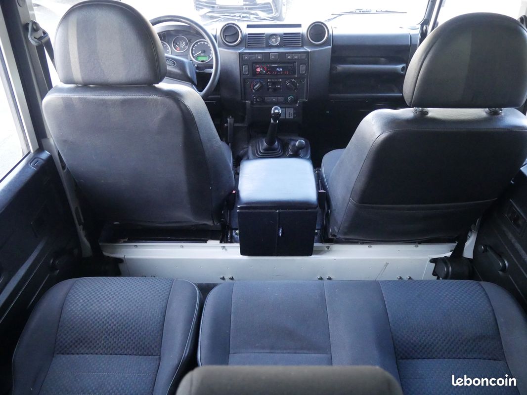 Land-rover DEFENDER 110 2.4 TD4 122 STATION WAGON 7PL S TD4 BVM (image 27)