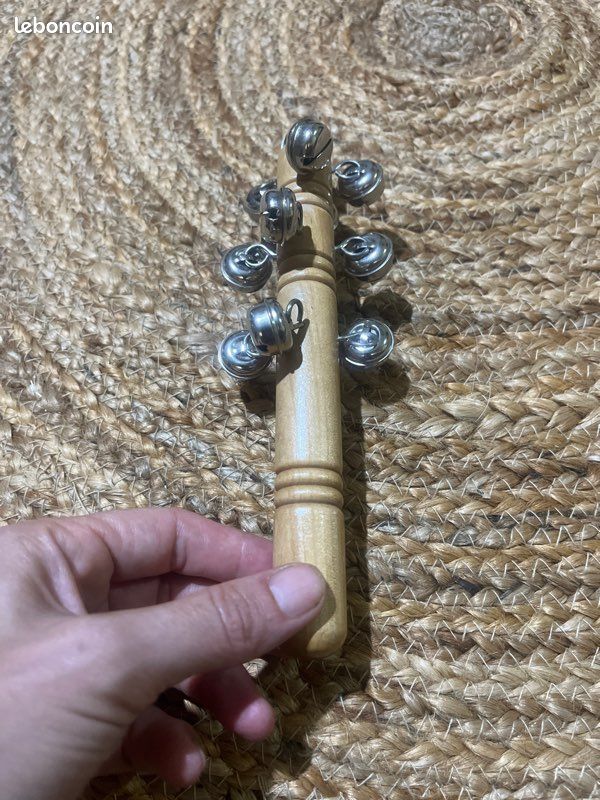 Baton de grelots instrument (image 1)