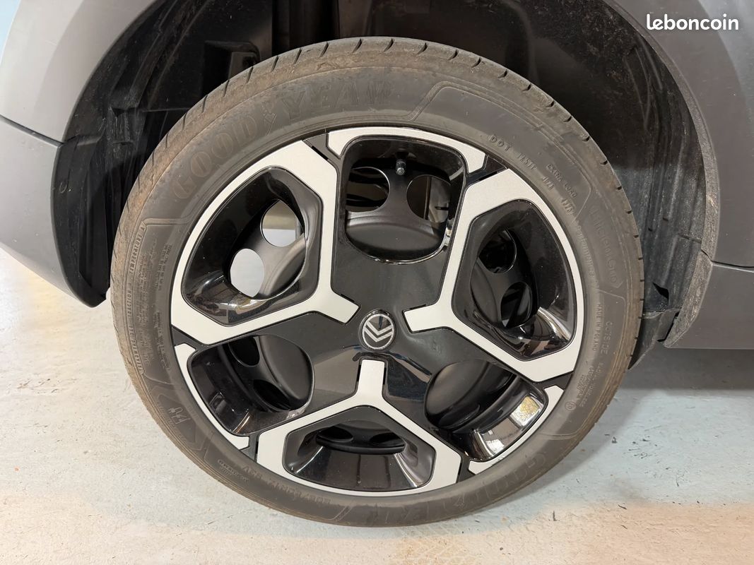 CITROEN C3 PLUS 1.2 Turbo 100ch - 2025 - 4 254 km - Moteur à chaine - Première main - Garantie Stellantis 11/2033 (image 30)