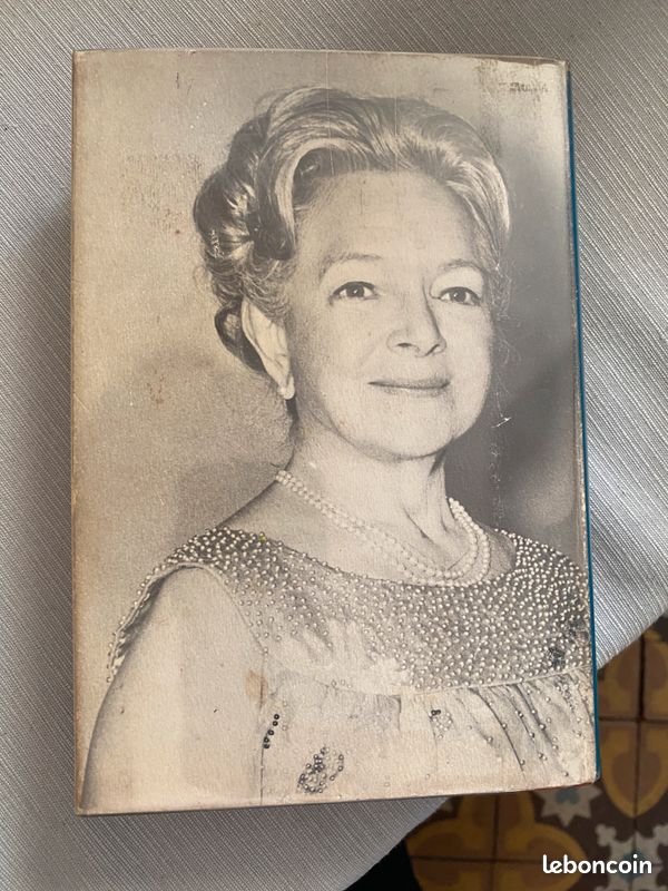 HELEN HAYES on reflection - an autobiography (image 2)