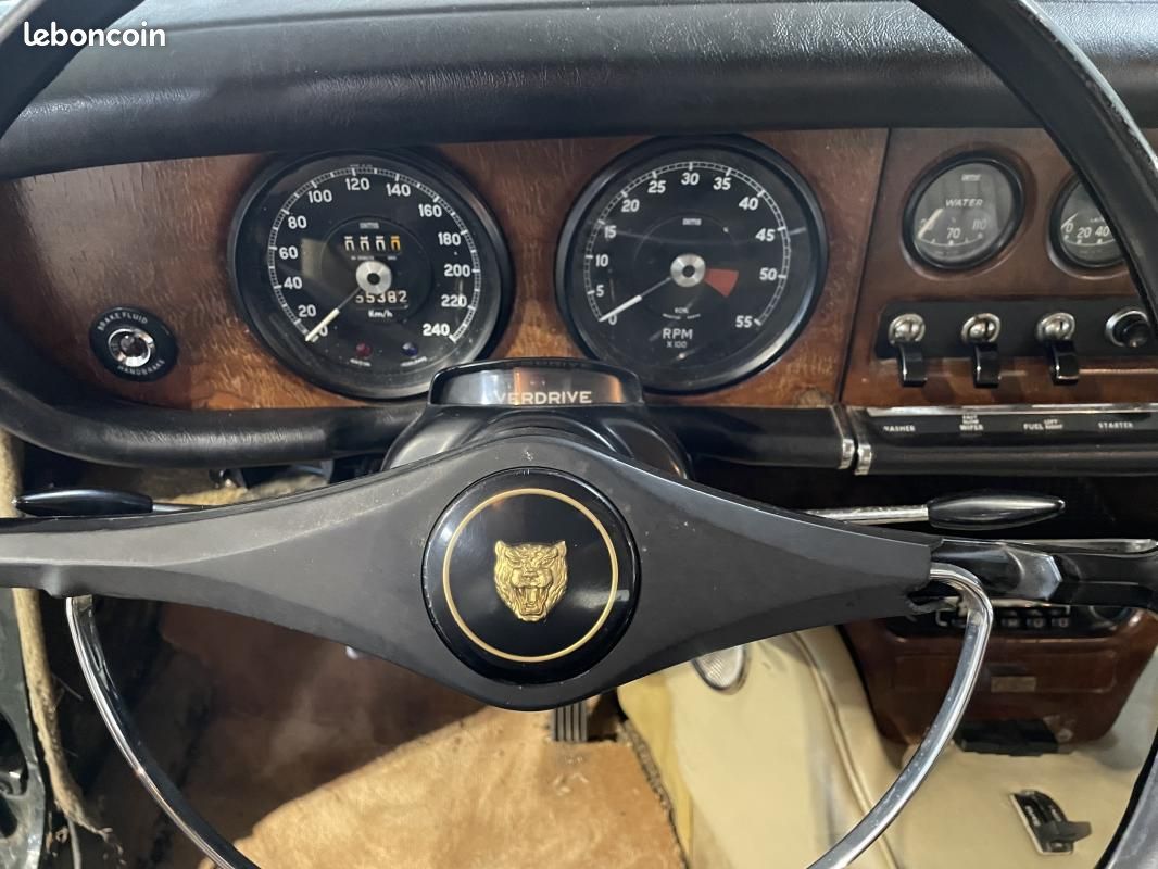 Jaguar 420 4.2 VERT ANGLAIS -BOITE MANUELLE- (image 18)