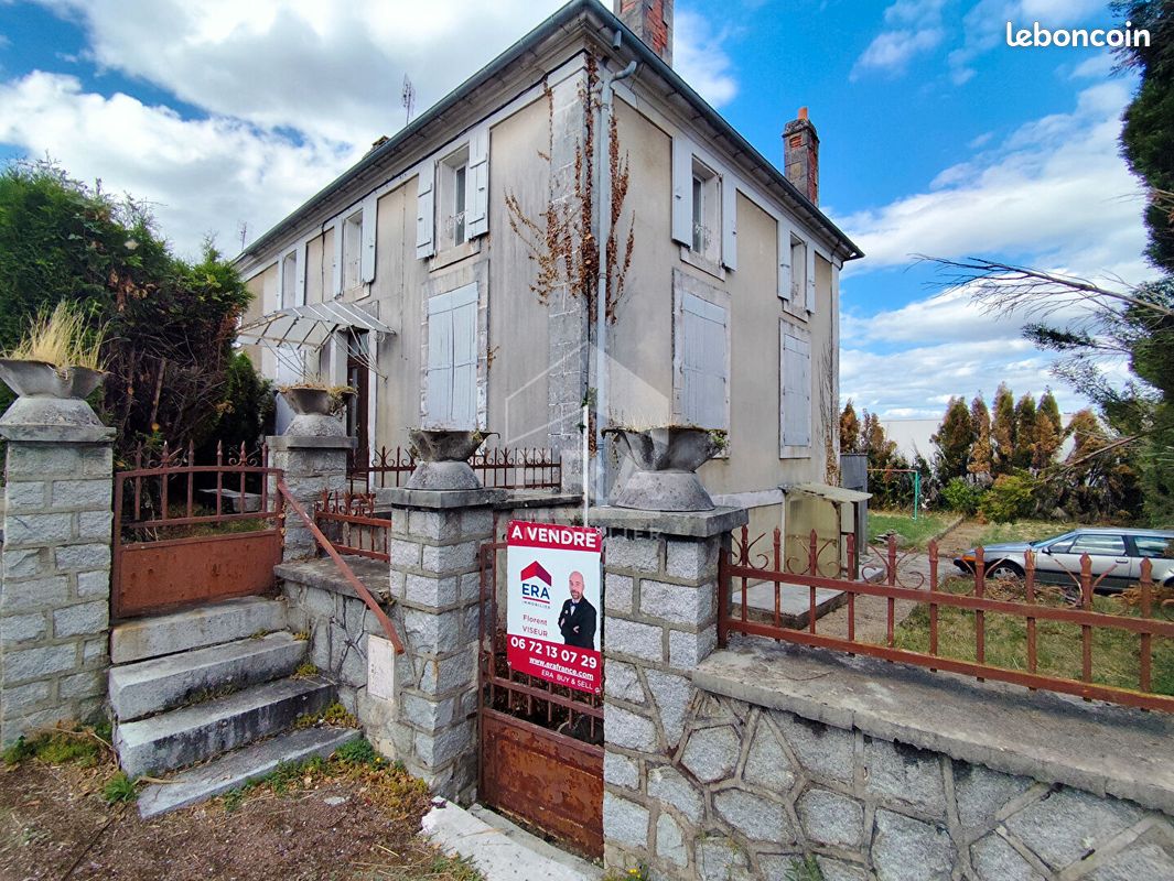 Maison 6 pièces 143 m² · à Terres-de-Haute-Charente · 143 m² · 94 000 €
