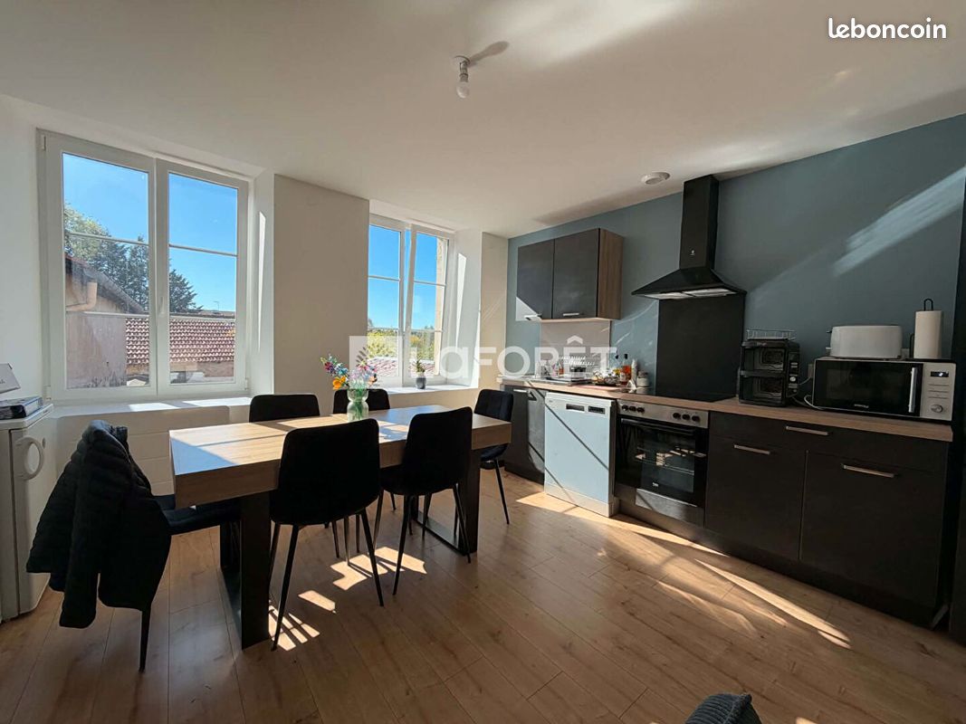 Appartement 2 pièces 47 m² · à Neufchâteau · 47 m² · 460 €/mois