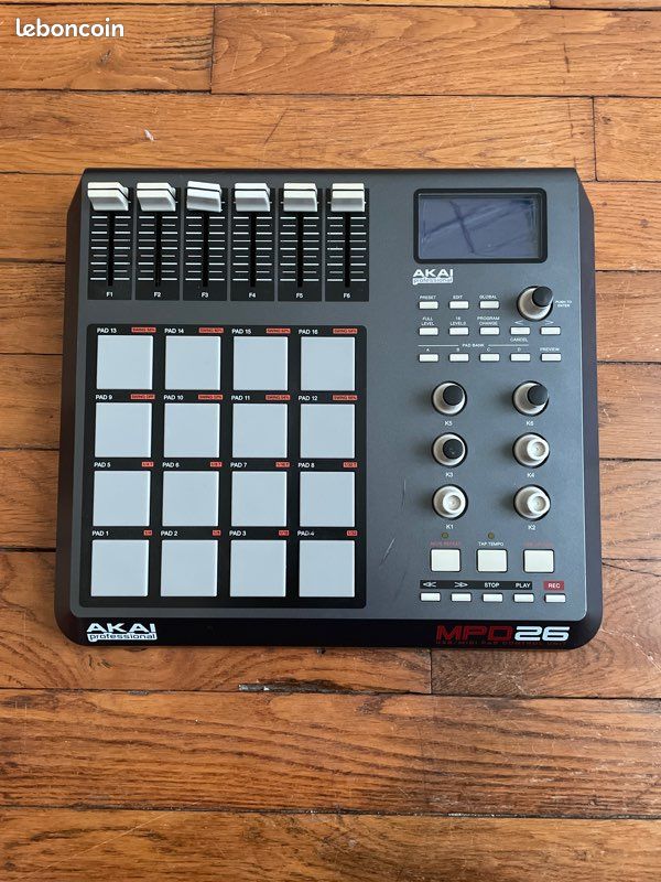 Akai MPD26 (image 1)