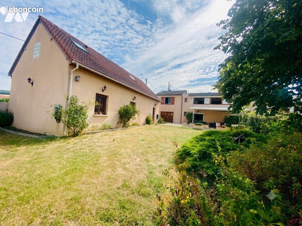 Maison 7 pièces 242 m² · à Véron · 242 m² · 365 000 €