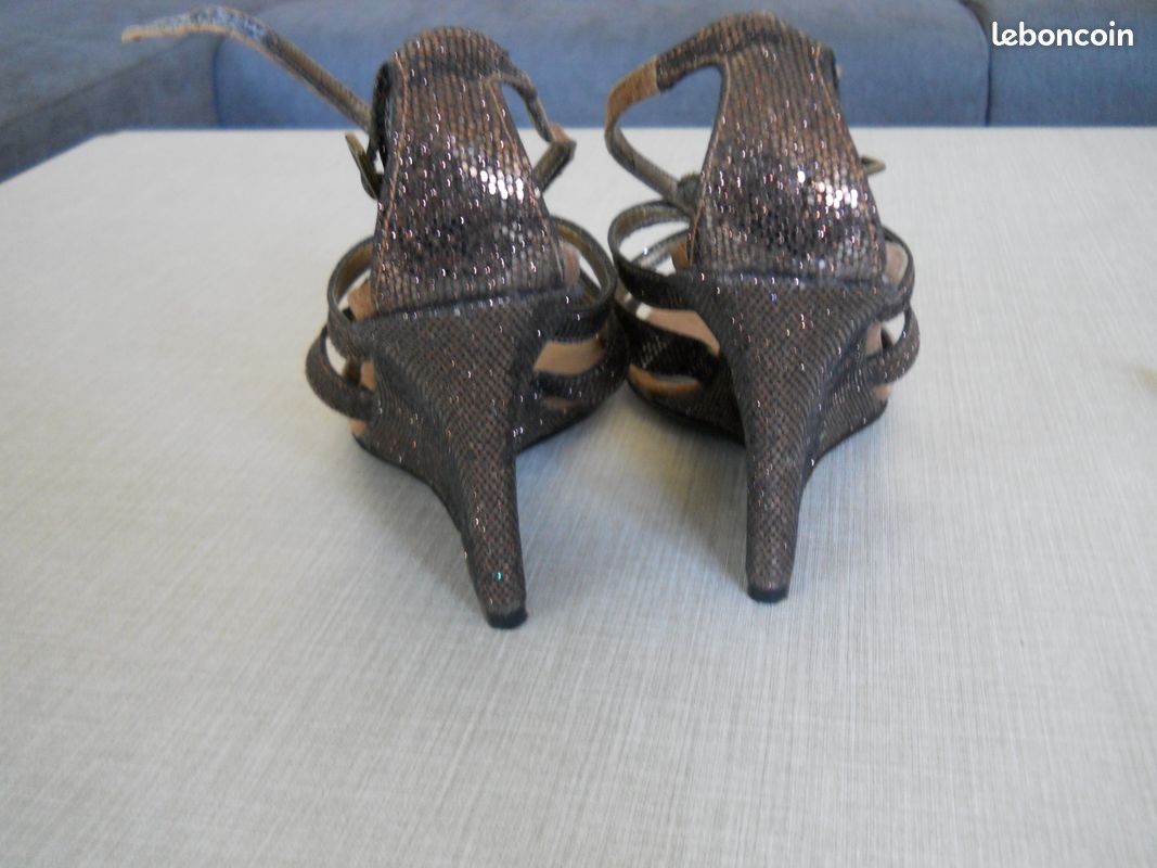 Sandales talon compensé cuir marron et détail cuivré T37 agn (image 3)
