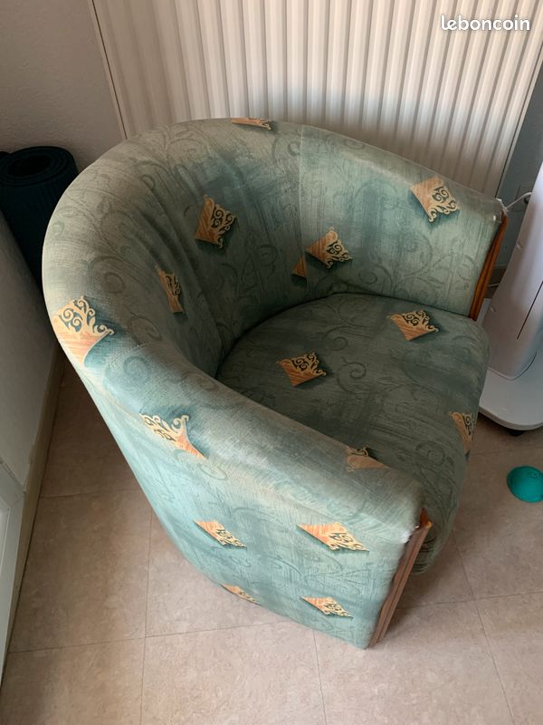 Fauteuil vintage vert fleuri (image 1)