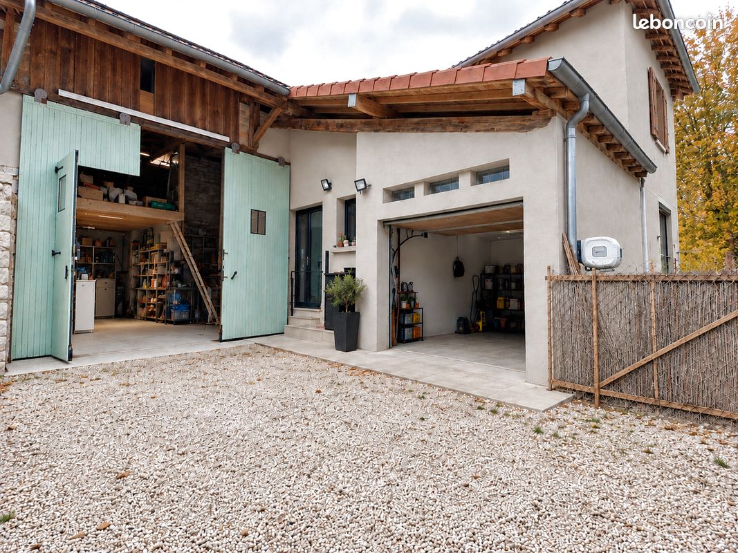 Maison 5 pièces 165 m² · à Jasseron · 165 m² · 250 000 €