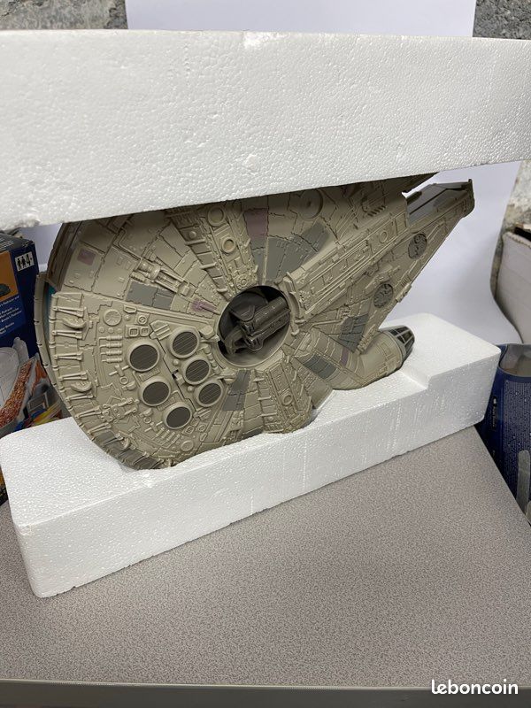 Star Wars Micro Machines Faucon Millenium boîte (image 2)