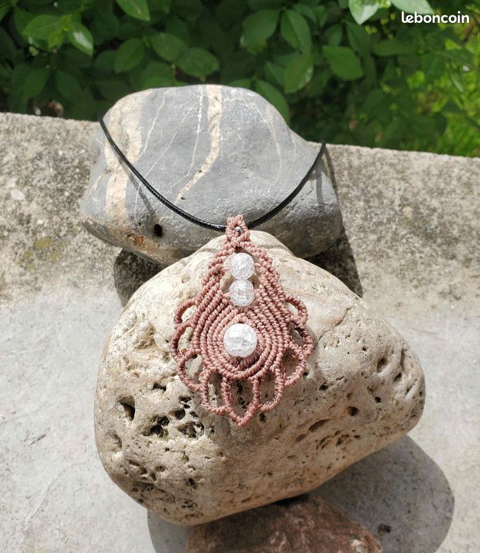 Pendentif micro-macramé perles cristal de roche (image 1)