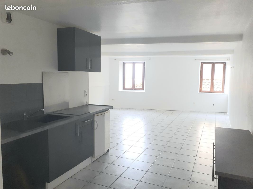 Appartement 1 pièce 40 m² · à Montbrison · 40 m² · 425 €