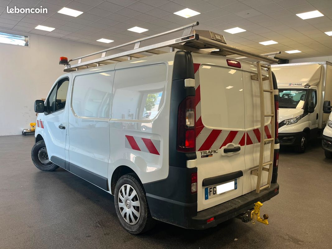 Renault Trafic III 1.6 DCi 120 clim gps galerie (image 5)