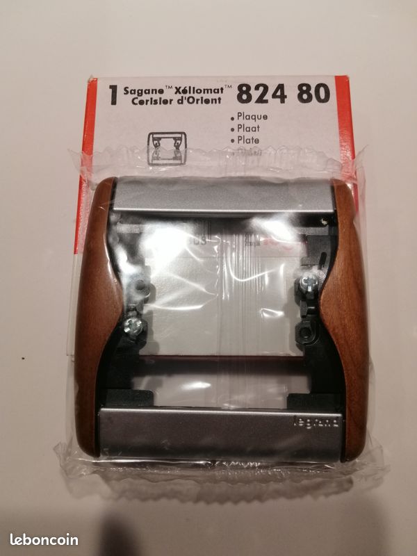 Legrand sagane plaque xelio cerisier d'orient 1 poste 82480 (image 1)