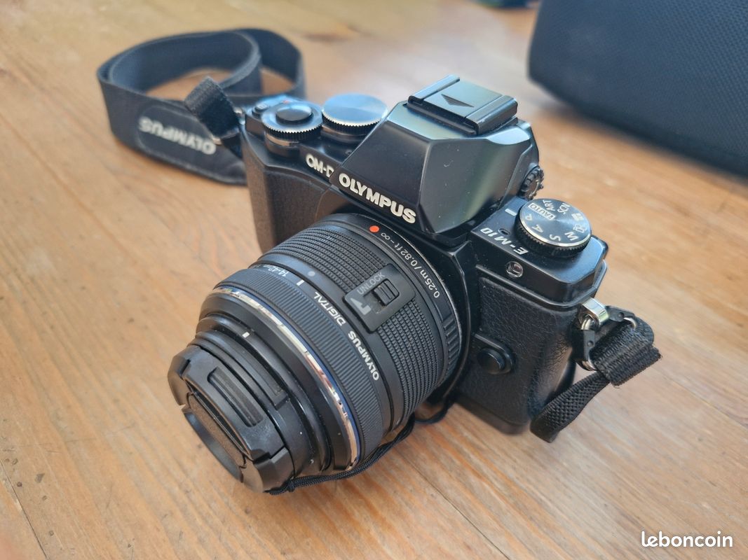 Olympus OM-D E-M10 avec objectif (image 2)