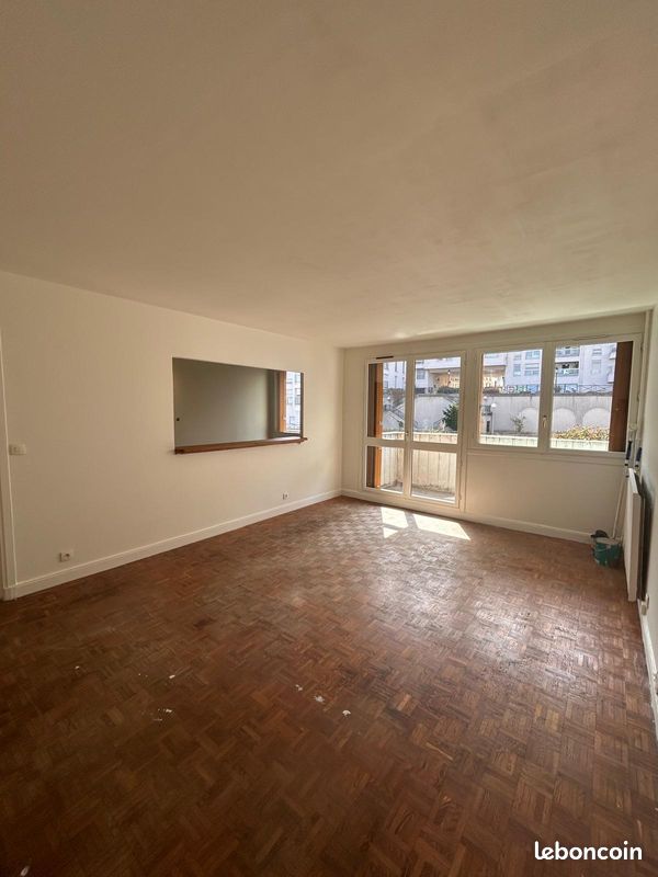 Appartement 1 pièce 37 m² · à Saint-Cloud · 37 m² · 270 000 €