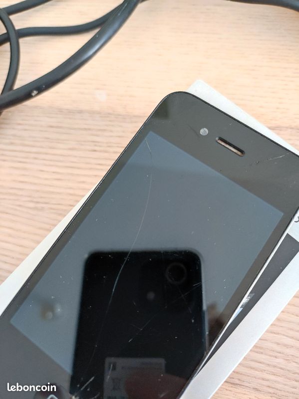 IPhone 4s noir (image 1)