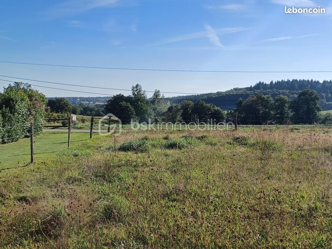 Terrain 1000 m² · à Saint-Georges-Buttavent · 34 499 €