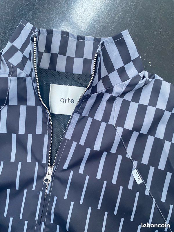 Veste zippée de marque Arte Vêtements