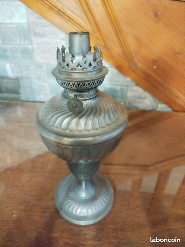 Lampe à pétrole en étain (image 4)