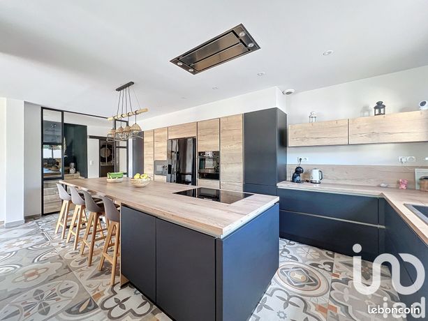 Maison 5 pièces 214 m²