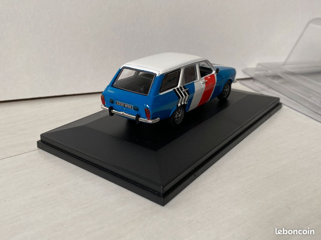 Salvat 1/43 Scale Renault 12 Break 1973 - Collectible Diecast Model Car