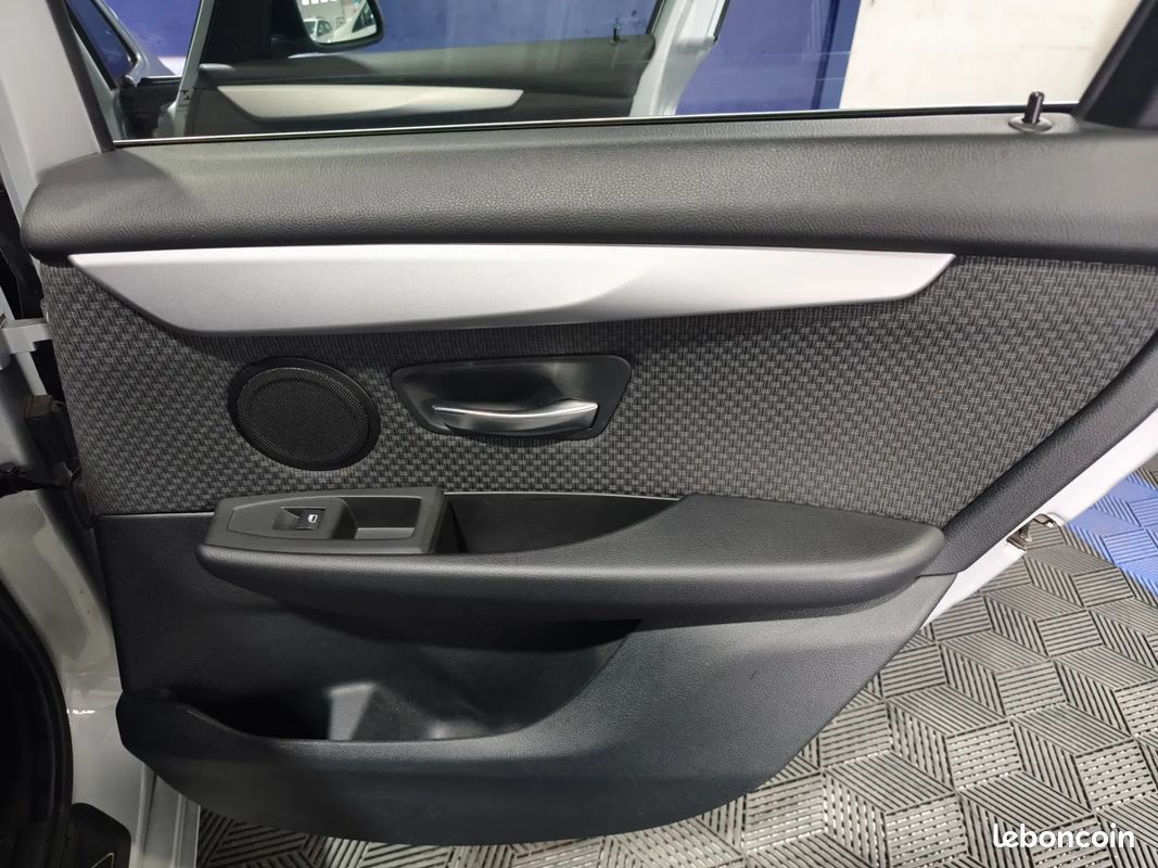 BMW 216d Série 2 ActiveTourer 216d Business Design 116ch - 2018 - 147 500 km - boite automatique - (image 27)