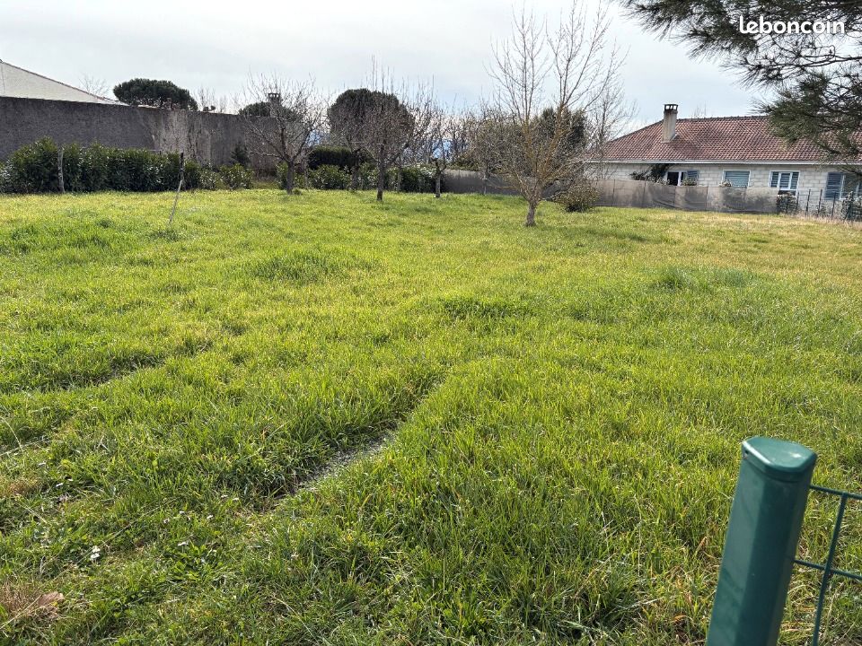 Terrain 729 m² Castres · 67 000 €