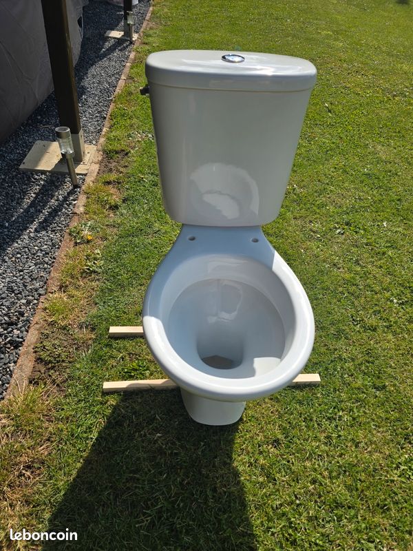 Toilettes blanc (image 3)