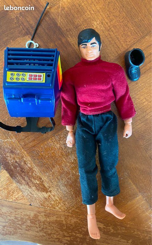 BIG JIM MATTEL ACTION FIGURE  OLD FIRE HAND -LIFE LIKE HAIR  NICE FIGURE