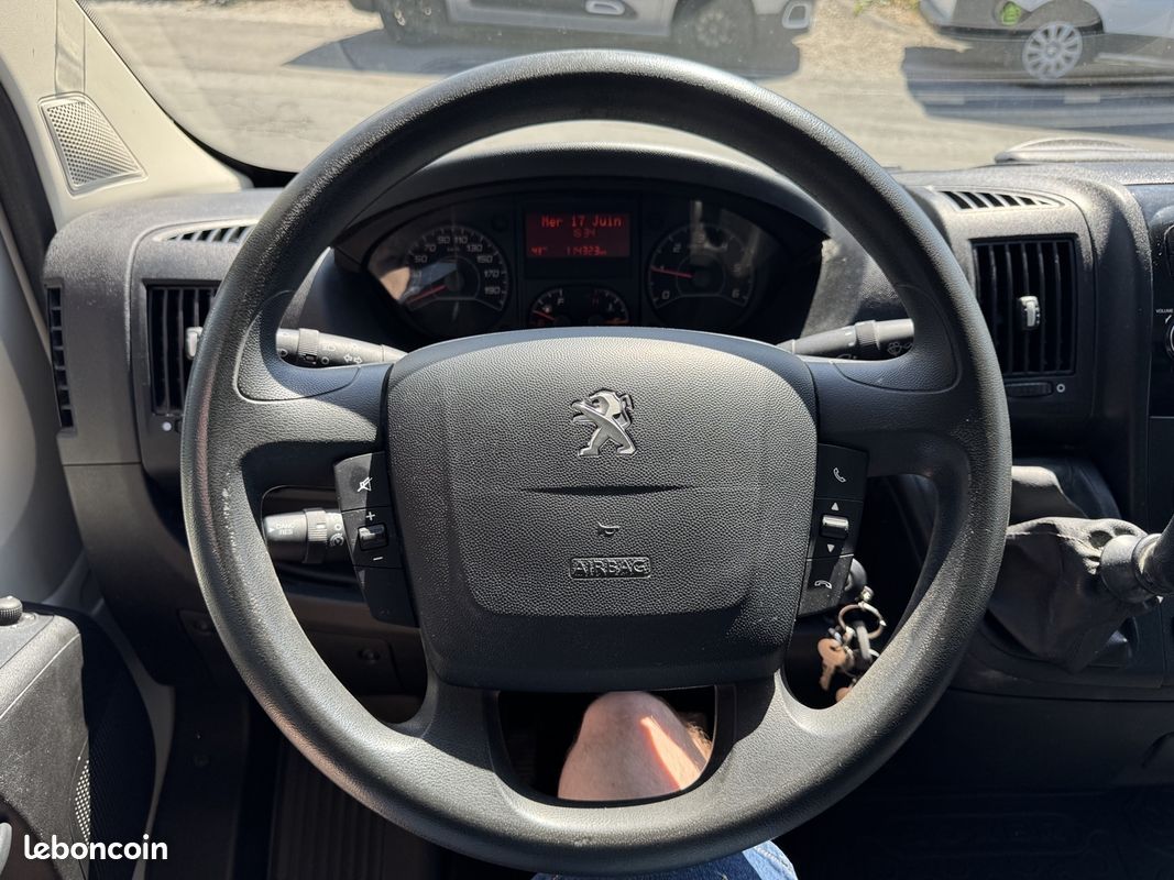 Peugeot BOXER FG 2.0 BLUEHDI 130CV 15 825 HT PLB AUTO (image 10)