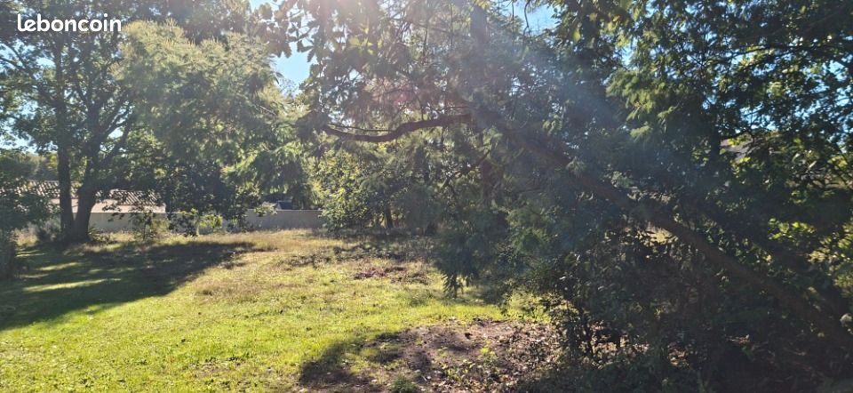 Terrain 370 m² · à Breuillet · 102 720 €