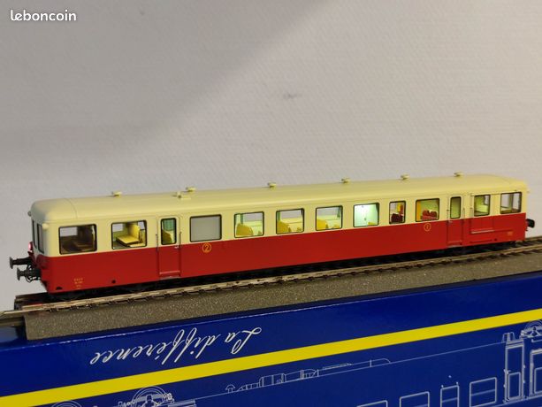 Ree Modeles VB442 Remorque D'autorail XR-7379 SNCF Rouge-crème, époque III, échelle HO 1/87