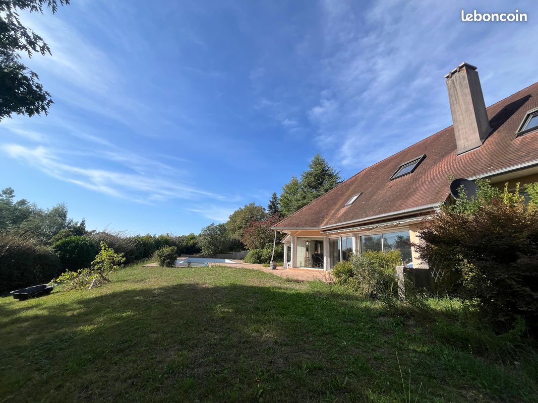 Maison 8 pièces 235 m² · à Serres-Morlaàs · 235 m² · 499 000 €