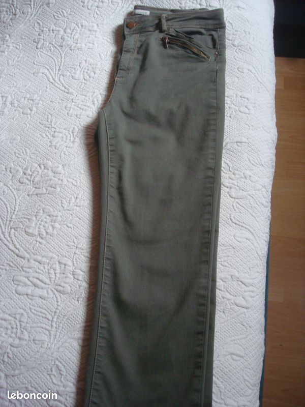 Haut Armand Thiery Noir - Taille M (3/38/40), Peu Porté, Occasion Très Bon état - Femme