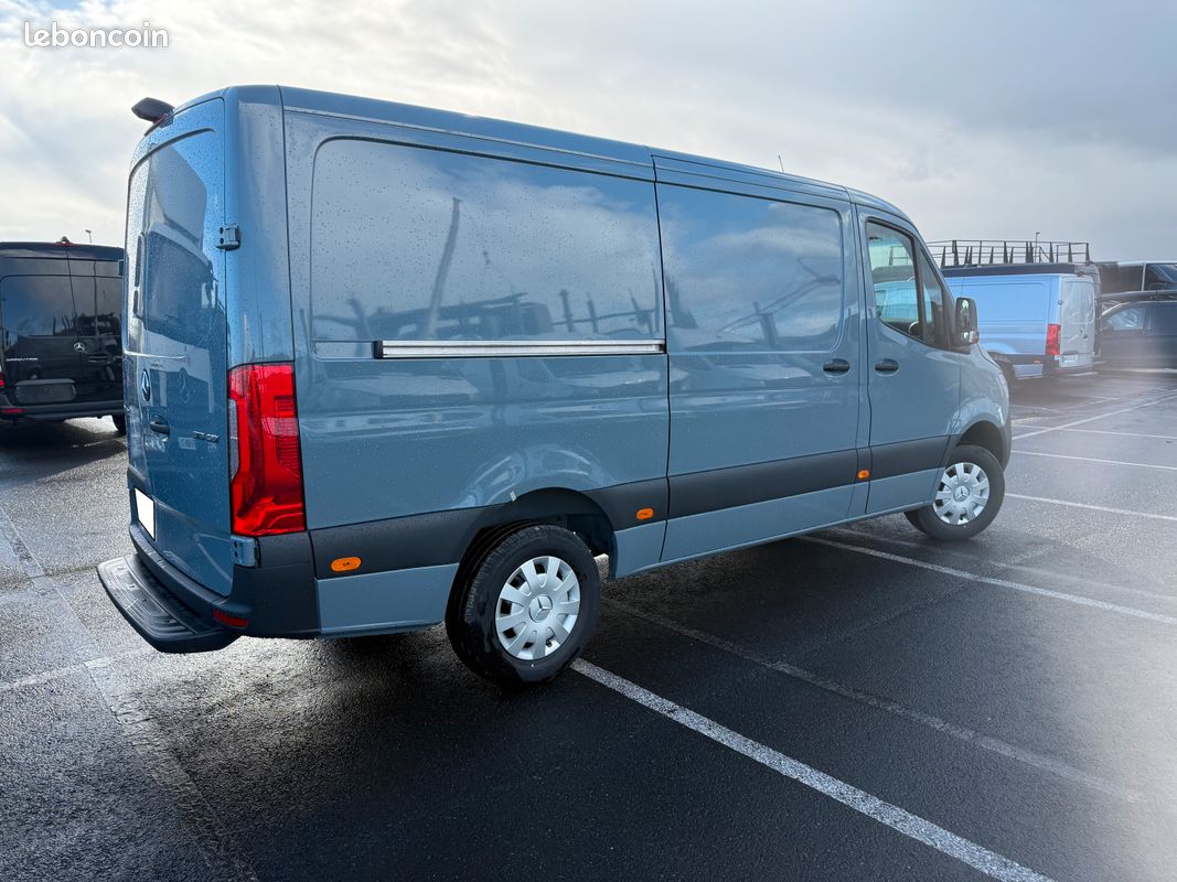 38 990 HT Mercedes SPRINTER 315 CDI 150 Ch BVA L2H1 653 Euro(s) HT/Mois (image 2)