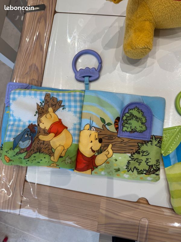 Peluche interactive Devine et découvre avec Winnie l’Ourson Tomy (image 6)