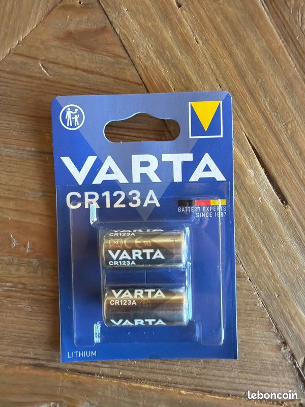 2 piles CR123A varta neuves (image 1)