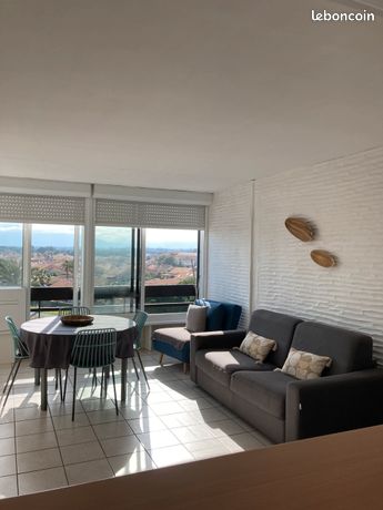 T2 direct à la plage sans rue à traversée, vue montagne du séjour et vue mer de la chambre 39m2