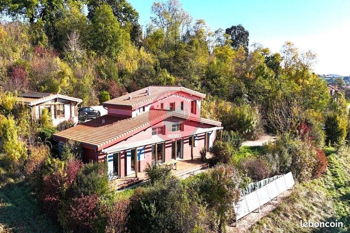 Maison 6 pièces 220 m²