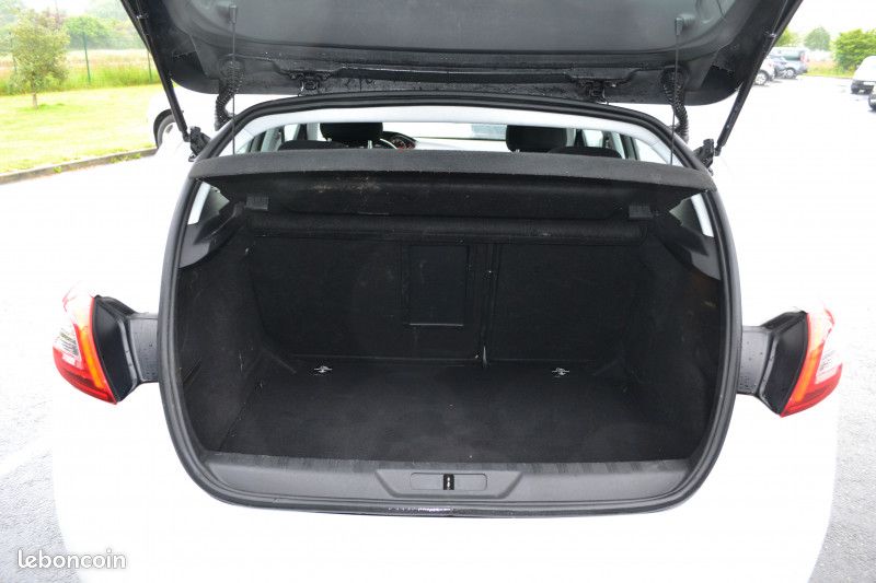 Peugeot 308 1.5 BLUEHDI 130CH S&S ACTIVE BUSINESS (image 8)