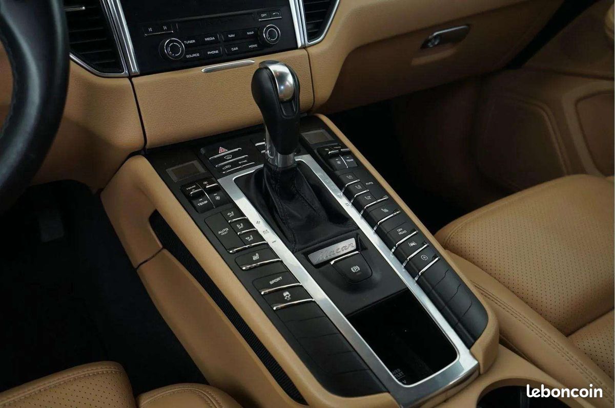 Porsche Macan 252 ch * PDK * PCM * Mémoire * Sièges Chauffants * Attelage (image 11)