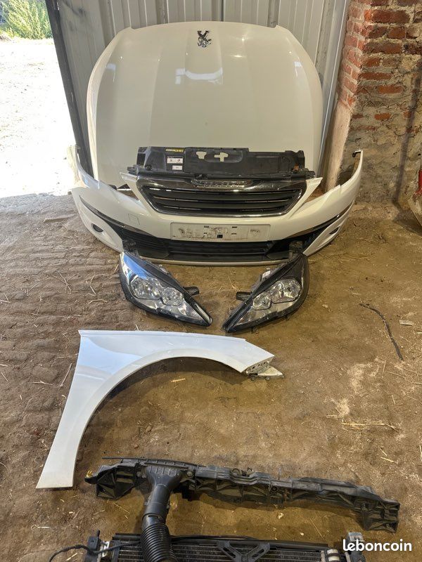 Face avant Peugeot 308 T9 (image 1)