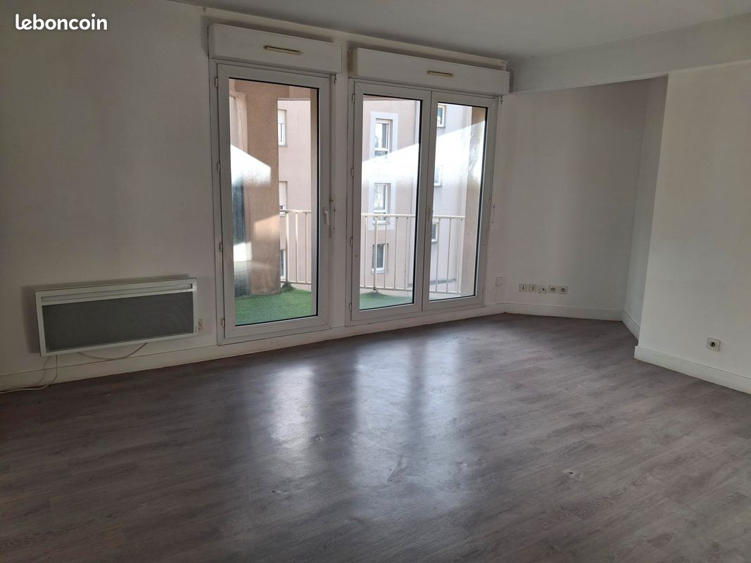 Appartement 2 pièces 56 m² · à Châteauroux · 56 m² · 350 €