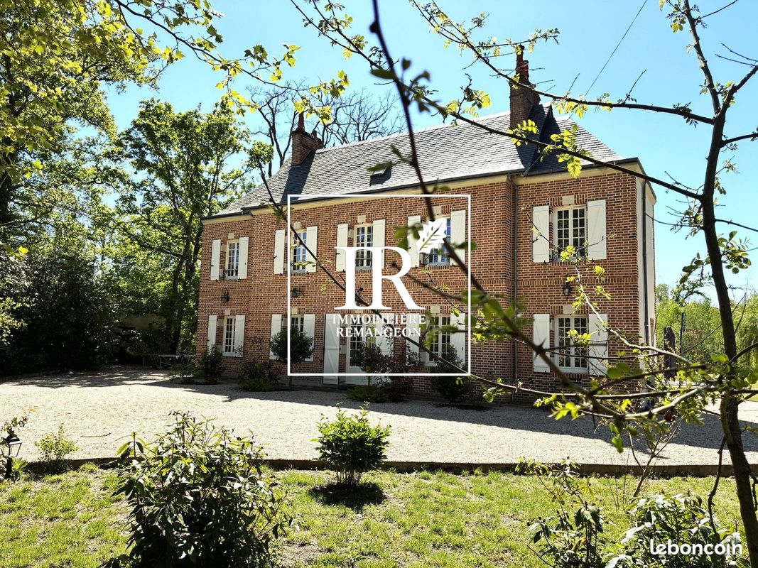 Maison 6 pièces 163 m² · à Lamotte-Beuvron · 163 m² · 598 500 €
