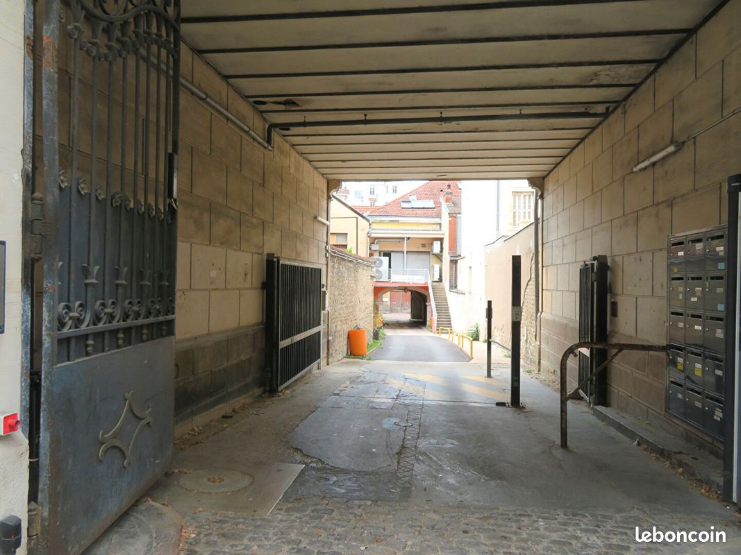 Parking/box DIJON · 19 100 €