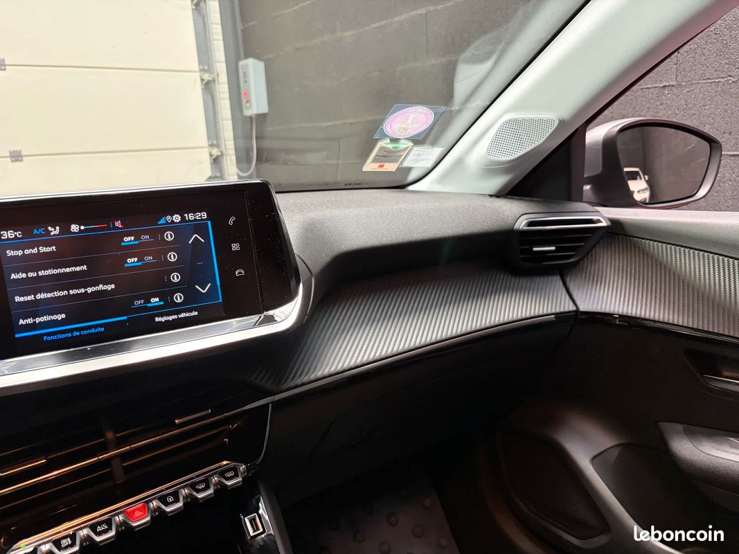 Peugeot 208 1.2 75i STYLE / DISTRIBUTION OK / ENTRETIEN PEUGEOT / BATTERIE NEUVE (image 34)